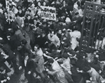 Students pouring into University of Tokyo campus, site of the (General Indignation Meeting Condemning the Red Purge,) October 5, 1950 (Showa 25) From (Showa Niman'nichi no Zen Kiroku Vol.9)